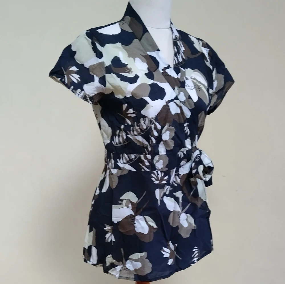 Regatta cotton floral wrap top - Picture 2 of 4